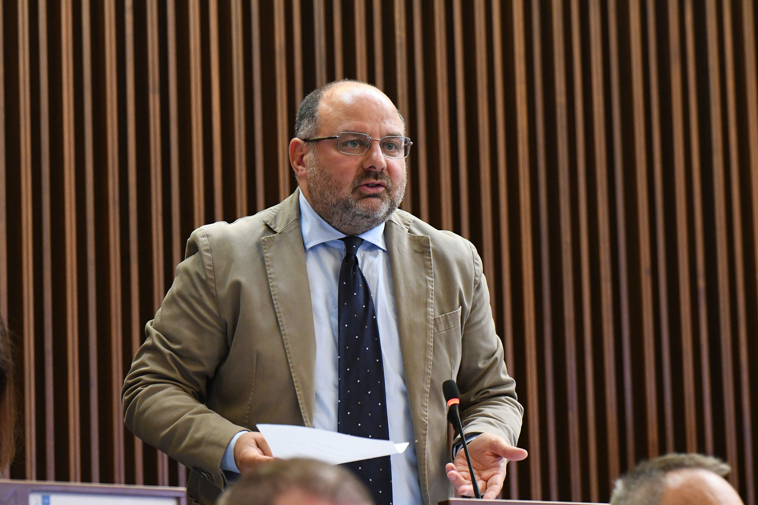 OMNIBUS/4. OK A GRUPPO LAVORO SEMPLIFICAZIONE, OPPOSIZIONI CONTRARIE